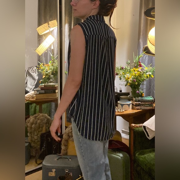 Sleeveless stripped tunic - Picture 4 of 5